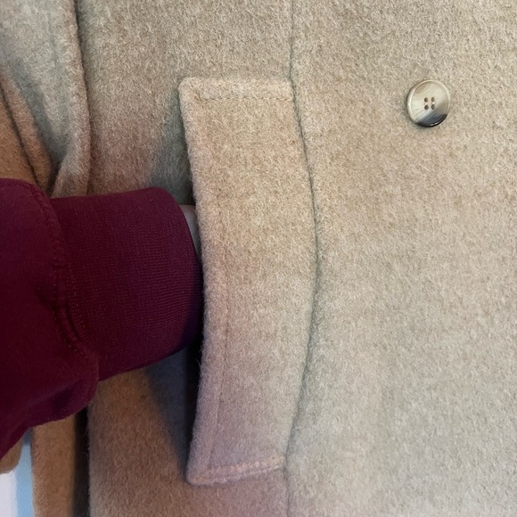 Pendleton 100% virgin wool camel-color trench coat. Size small. - Picture 5 of 16